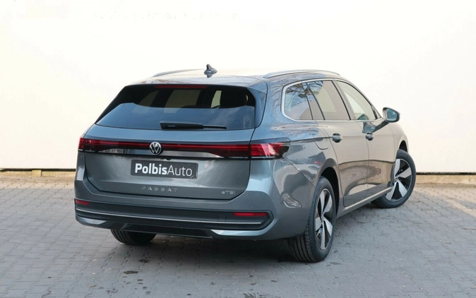 Volkswagen Passat cena 188190 przebieg: 8, rok produkcji 2024 z Olsztyn małe 301